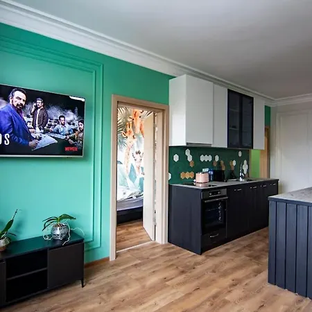 Jungle In The Center * Sofia